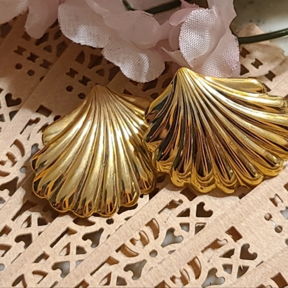 80's Style Gold earrings vintage earrings for sale